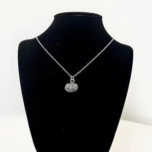 Sterling Silver Seashell Mermaid Core Necklace